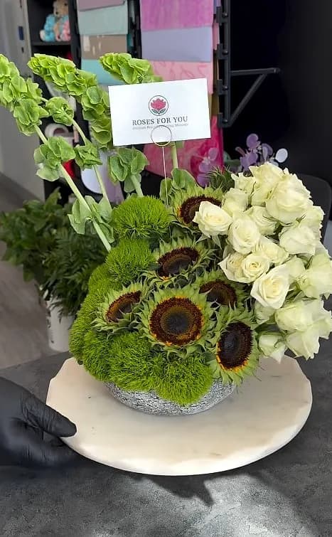 Sympathy funeral flowers Burbank delivery